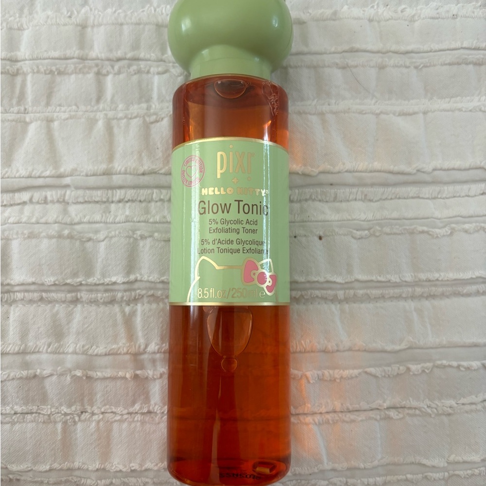 Pick x hello kitty glow tonic toner (limited edition) 8.5fl.oz